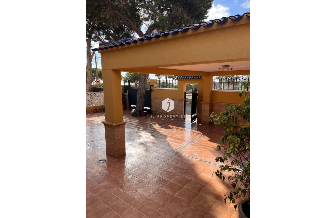 D'occasion - Chalet -
Orihuela Costa - Punta Prima