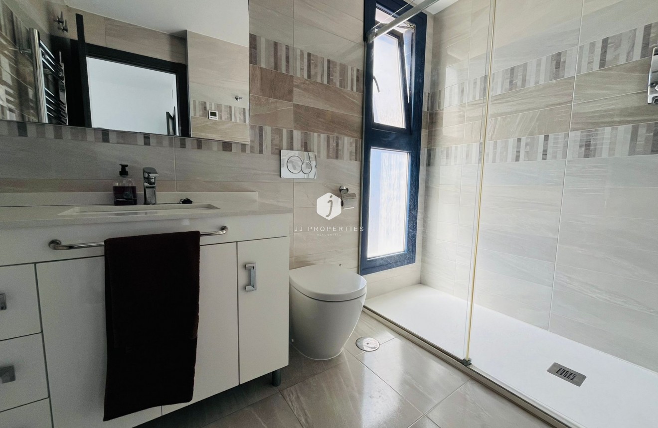 D'occasion - Appartement -
Punta Prima - Costa Blanca