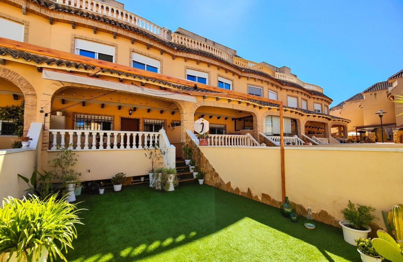 Resale - Chalet -
Guardamar del Segura - Costa Blanca