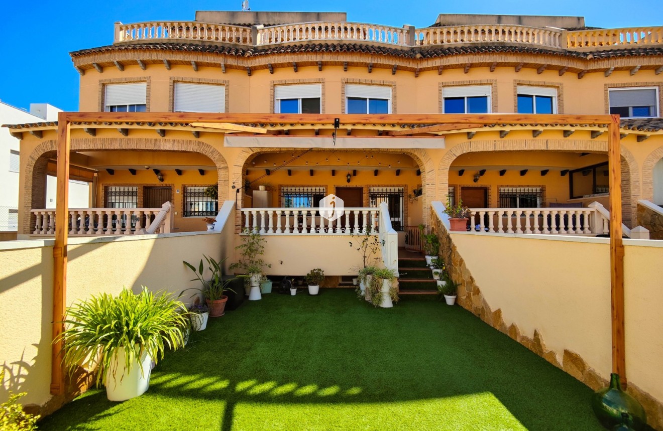 Resale - Chalet -
Guardamar del Segura - Costa Blanca