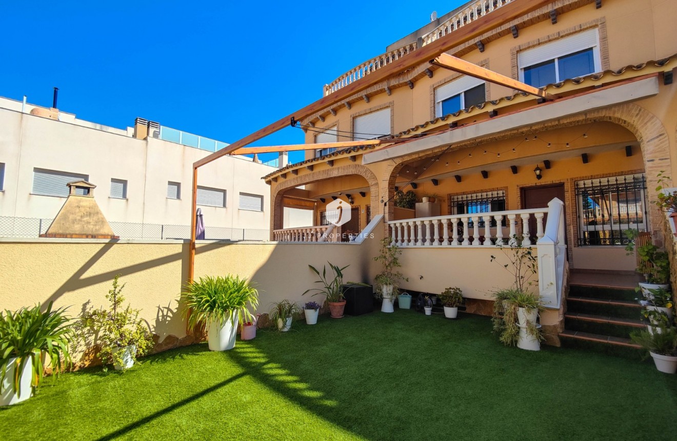 Resale - Chalet -
Guardamar del Segura - Costa Blanca