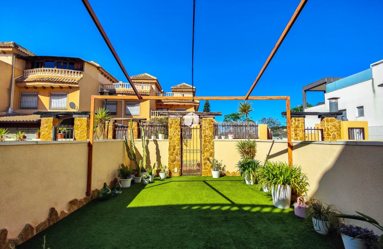 Resale - Chalet -
Guardamar del Segura - Costa Blanca