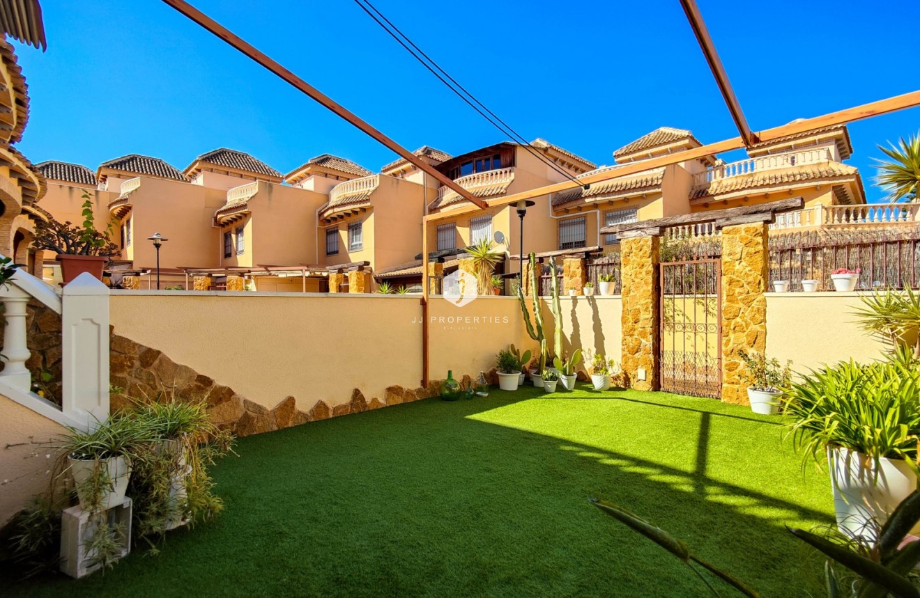 Resale - Chalet -
Guardamar del Segura - Costa Blanca