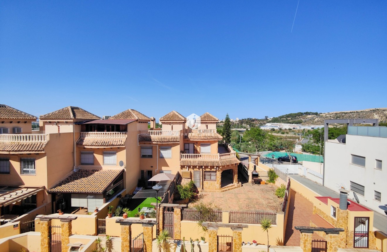 Resale - Chalet -
Guardamar del Segura - Costa Blanca