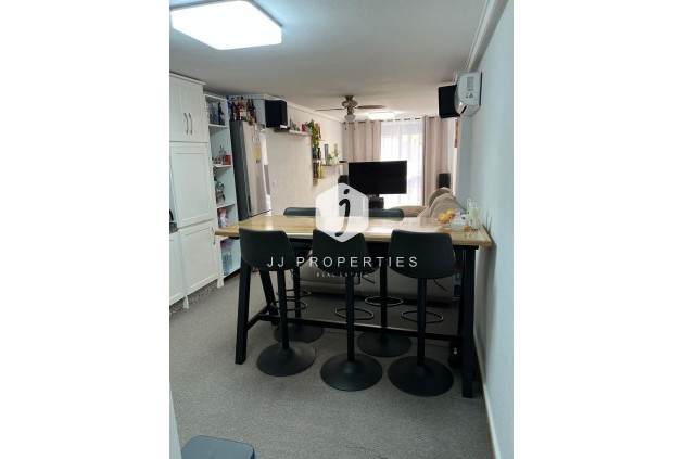 Resale - Apartment / flat -
Torrevieja - Centro