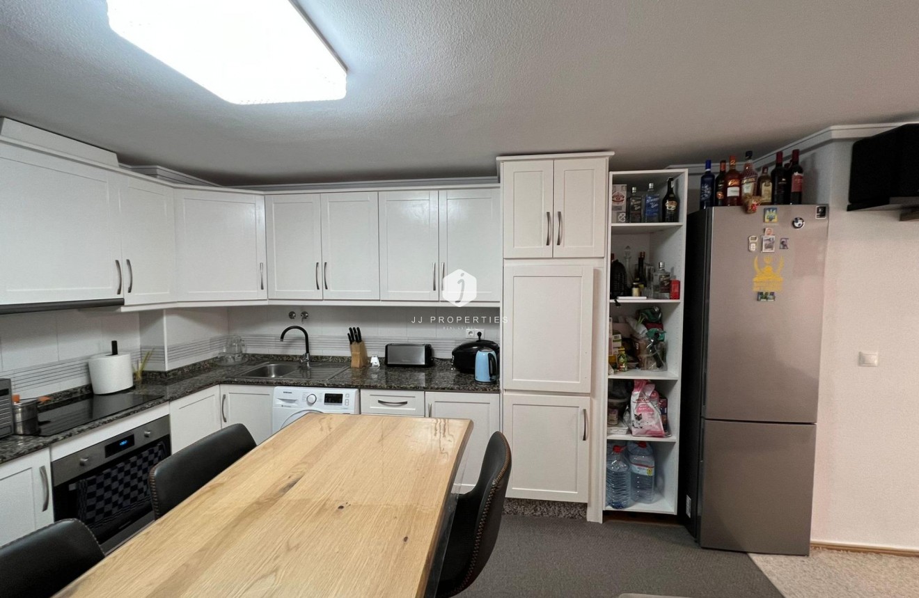 Resale - Apartment / flat -
Torrevieja - Centro