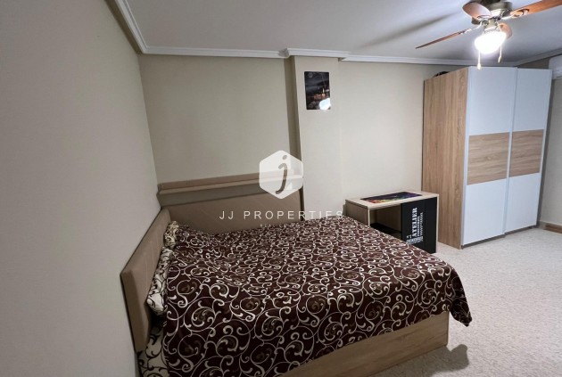 Resale - Apartment / flat -
Torrevieja - Centro