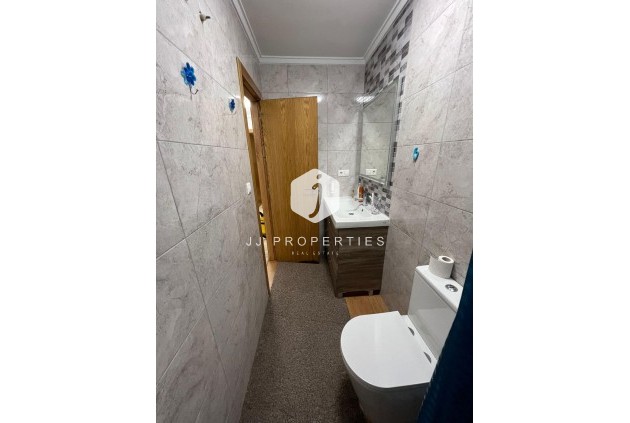 Resale - Apartment / flat -
Torrevieja - Centro