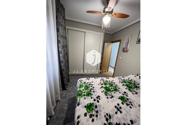 Resale - Apartment / flat -
Torrevieja - Centro