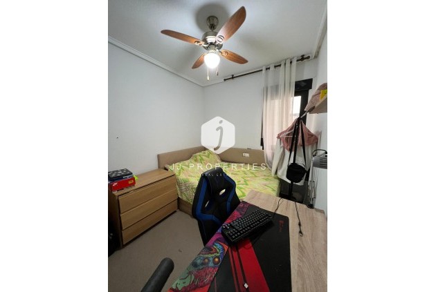 Resale - Apartment / flat -
Torrevieja - Centro