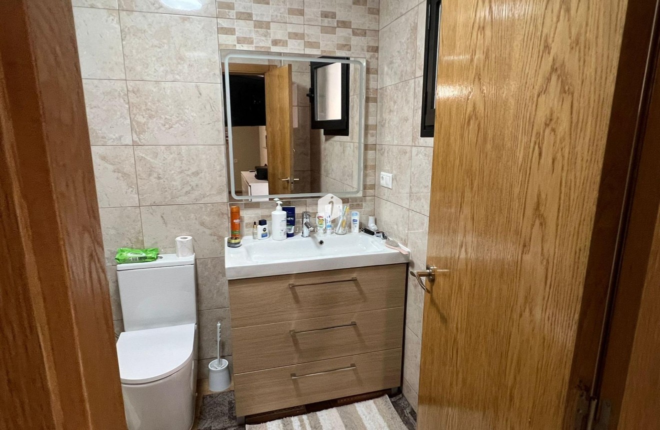 Resale - Apartment / flat -
Torrevieja - Centro