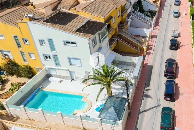 Resale - Chalet -
Torrevieja - Punta prima
