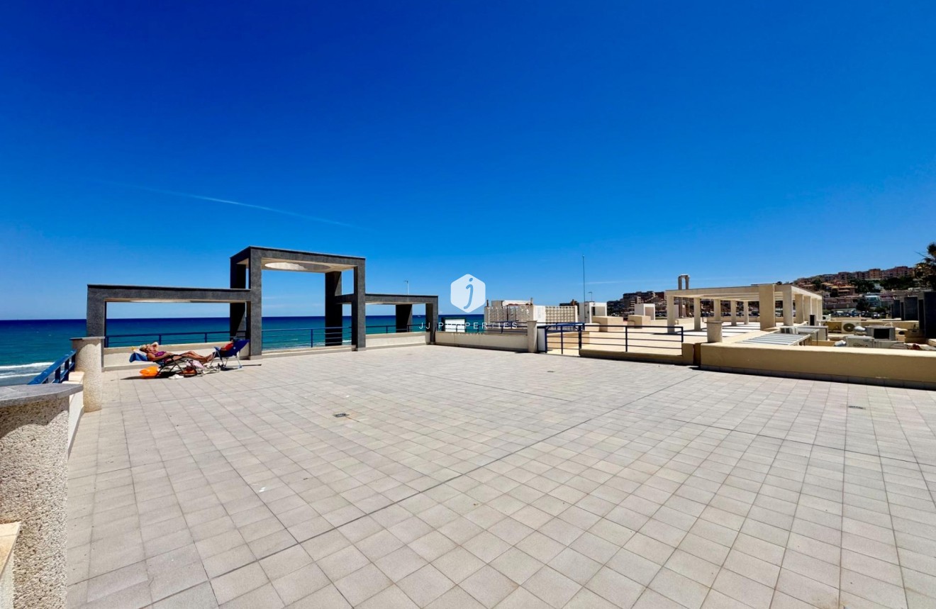 D'occasion - Appartement -
Torrevieja - Torre la mata