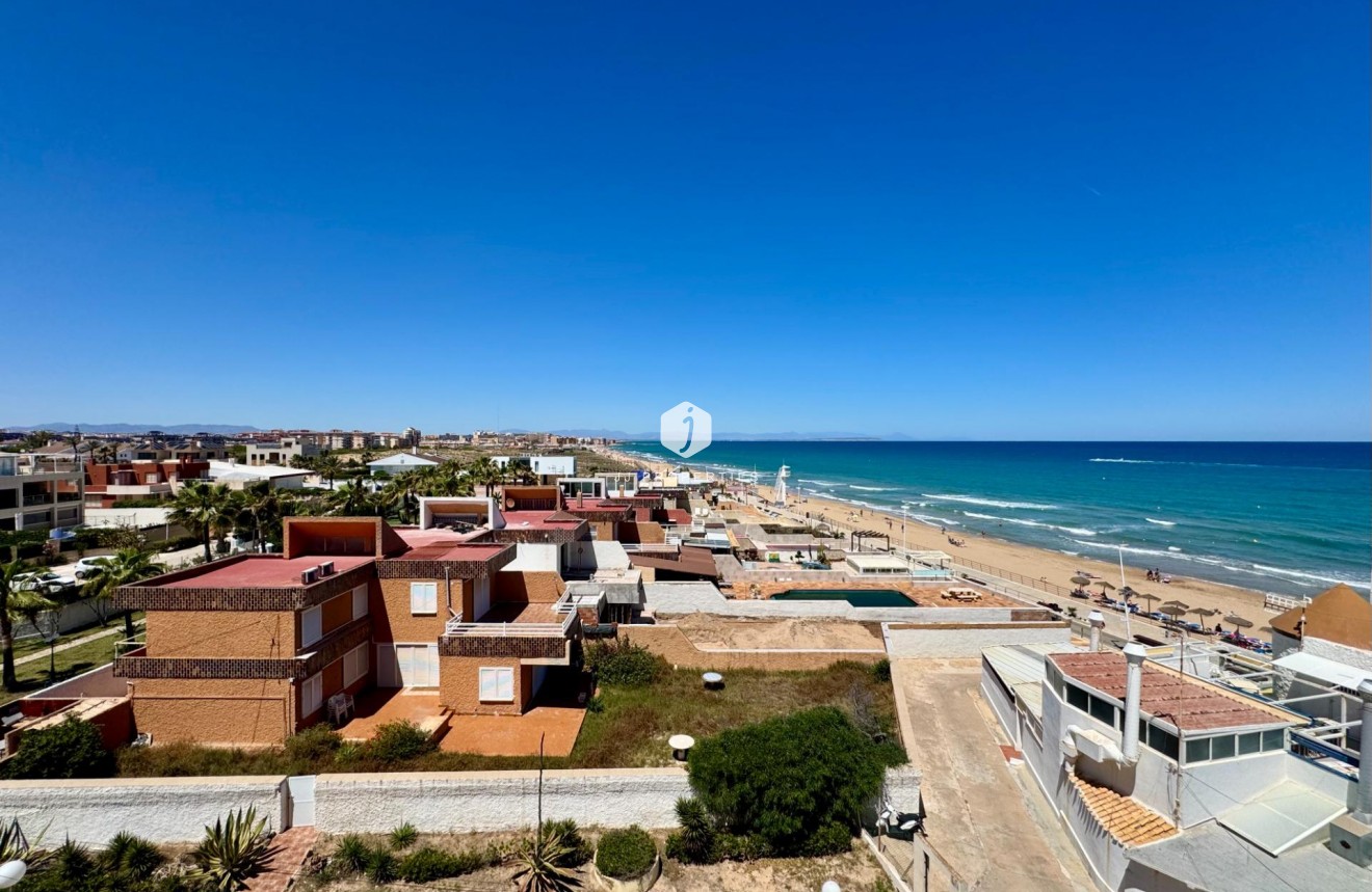 D'occasion - Appartement -
Torrevieja - Torre la mata