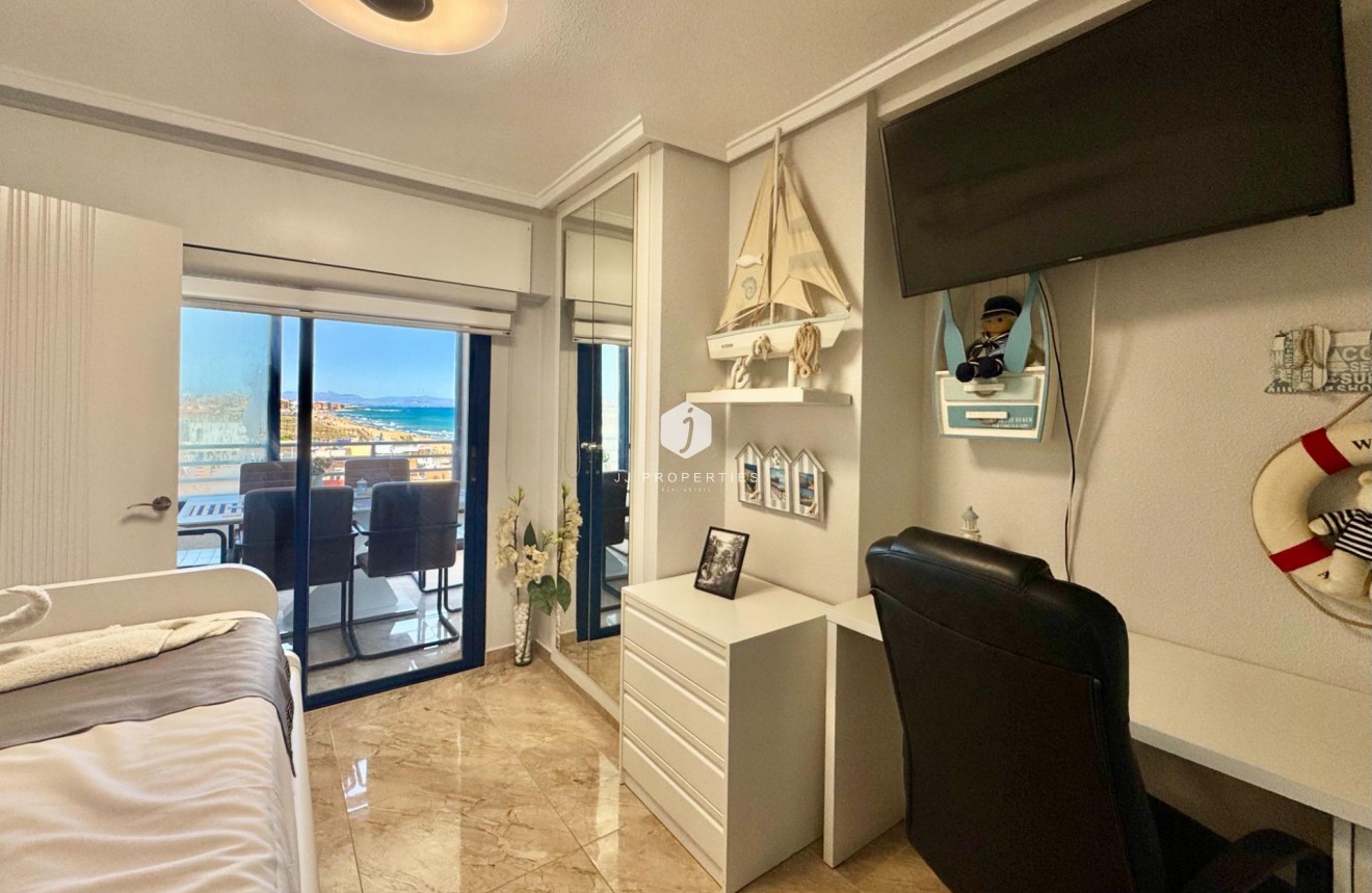 D'occasion - Appartement -
Torrevieja - Torre la mata