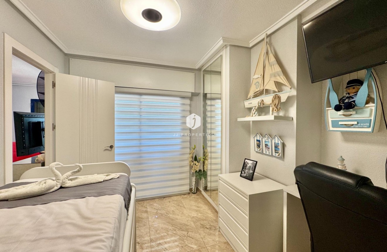 D'occasion - Appartement -
Torrevieja - Torre la mata
