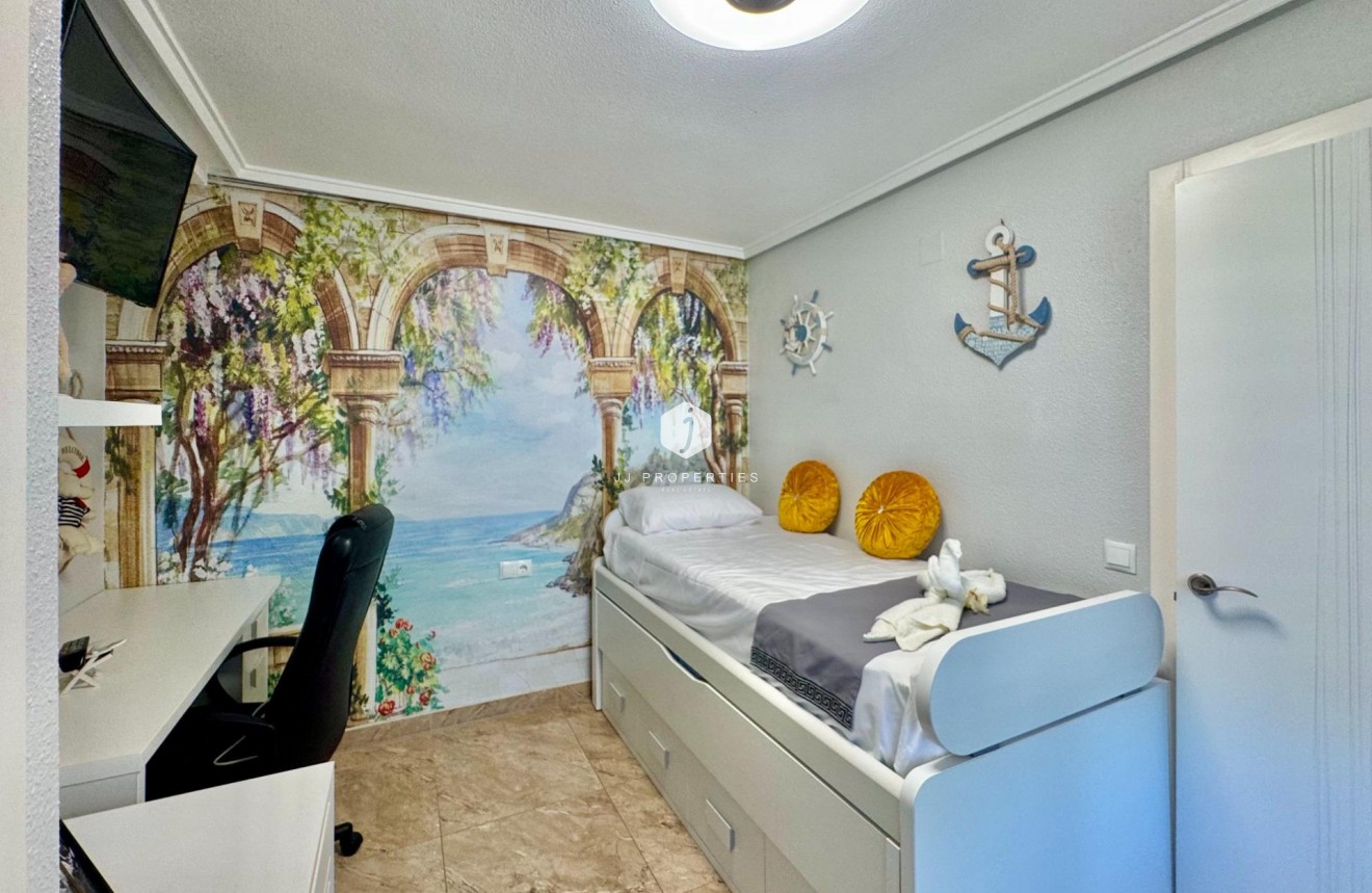 D'occasion - Appartement -
Torrevieja - Torre la mata