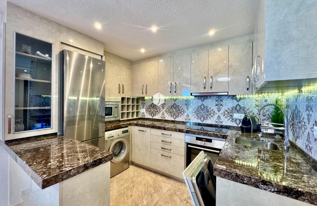 D'occasion - Appartement -
Torrevieja - Torre la mata