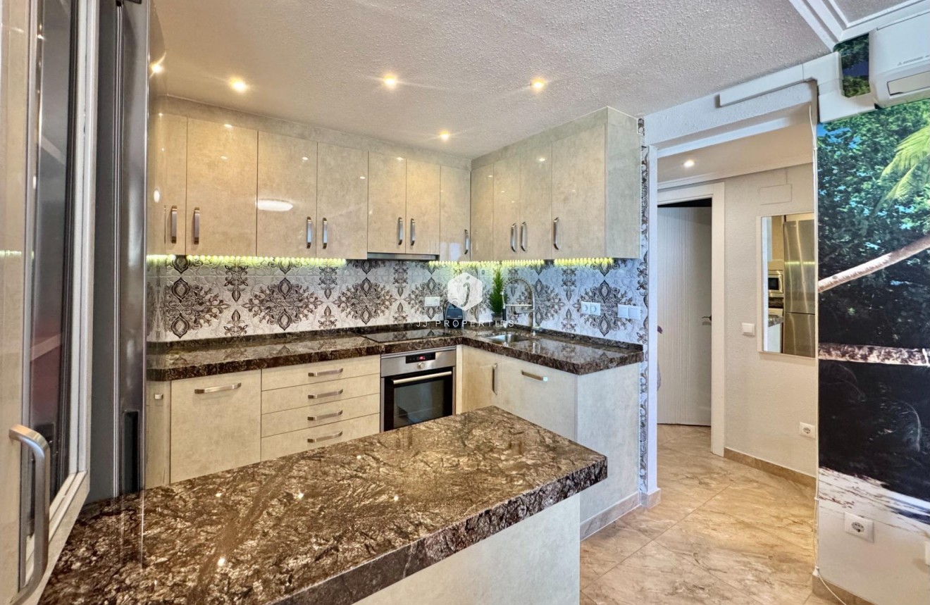 D'occasion - Appartement -
Torrevieja - Torre la mata