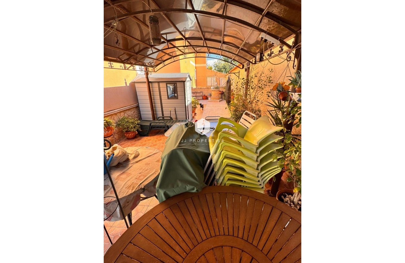 D'occasion - Villa -
Cox
