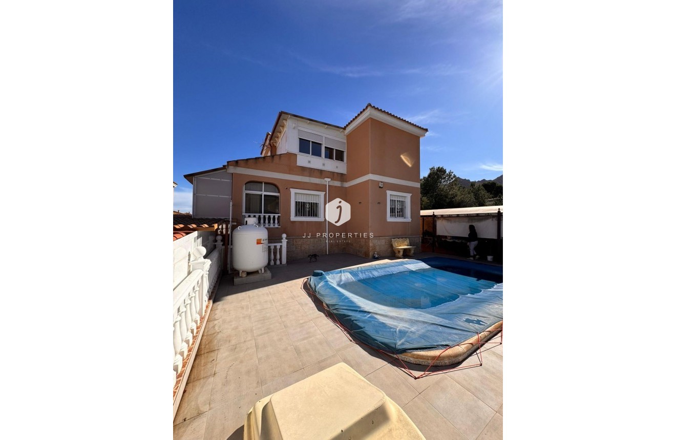 D'occasion - Villa -
Cox