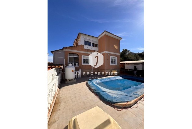 D'occasion - Villa -
Cox