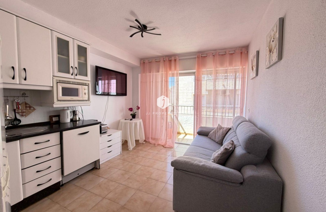 D'occasion - Appartement -
Torrevieja - Centro