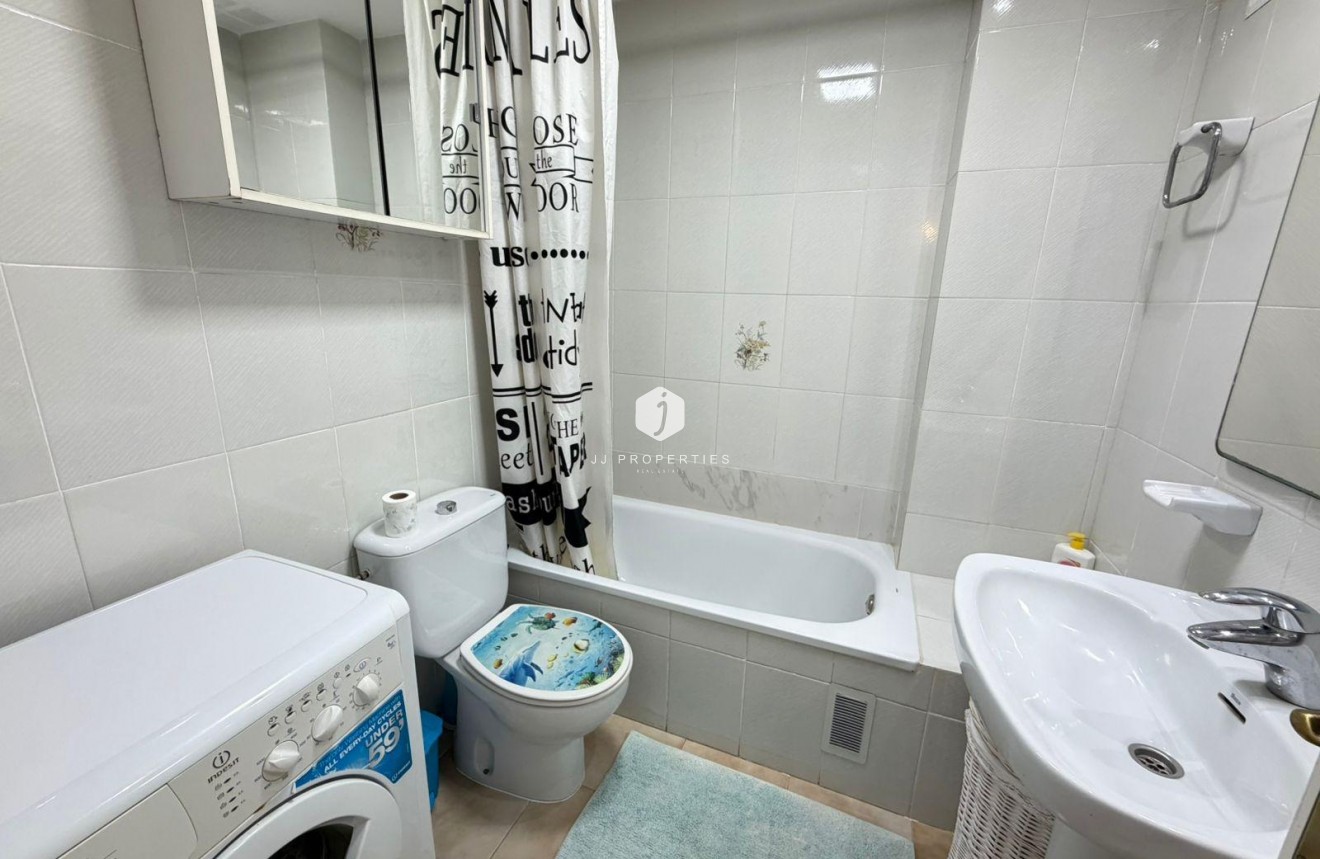 D'occasion - Appartement -
Torrevieja - Centro