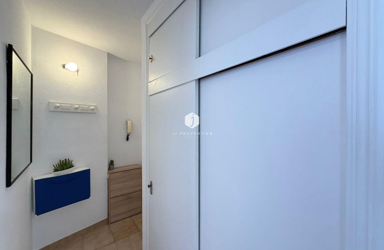 D'occasion - Appartement -
Torrevieja - Centro