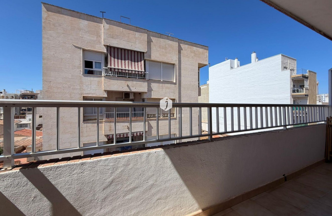D'occasion - Appartement -
Torrevieja - Centro