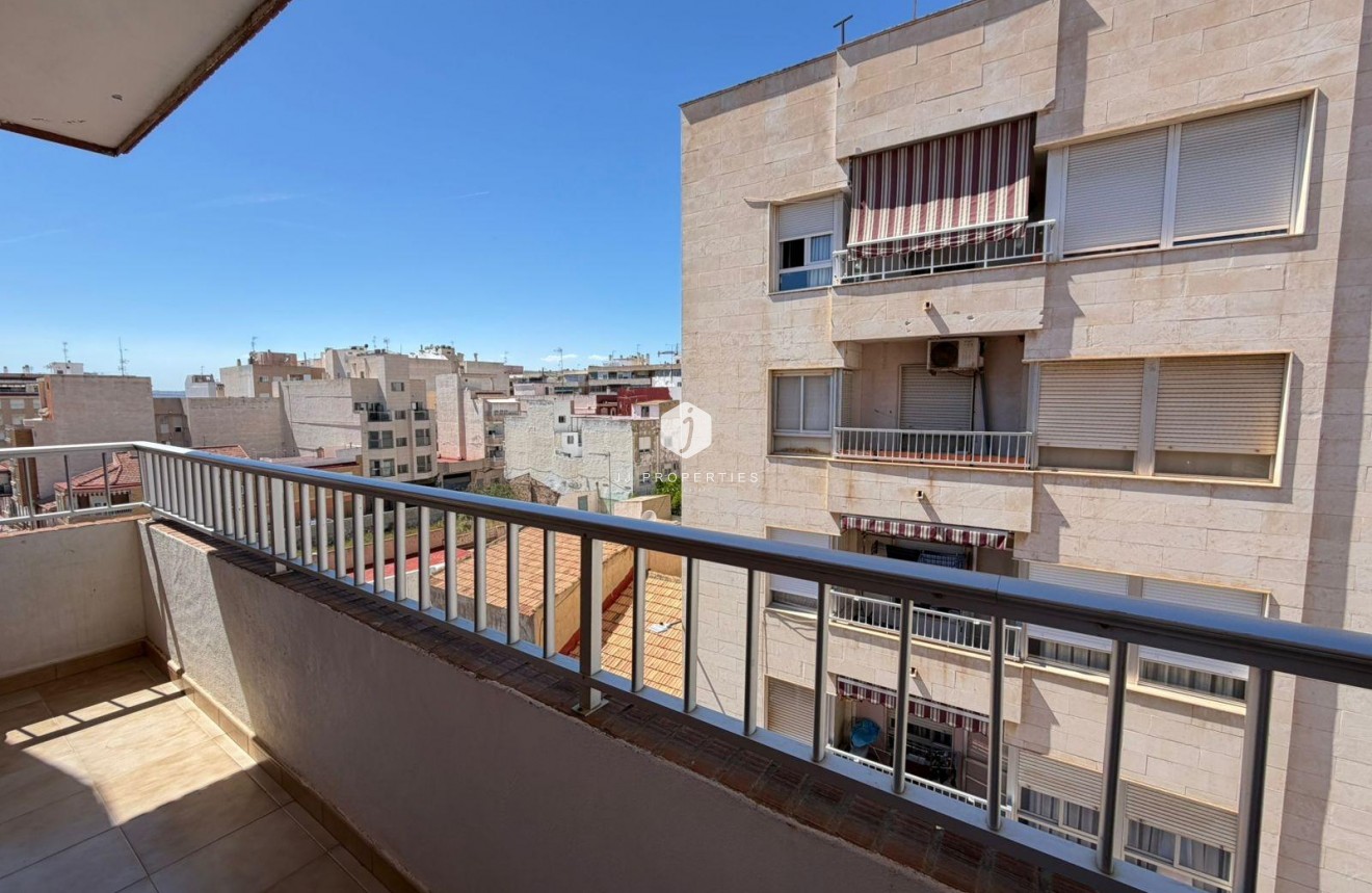 D'occasion - Appartement -
Torrevieja - Centro