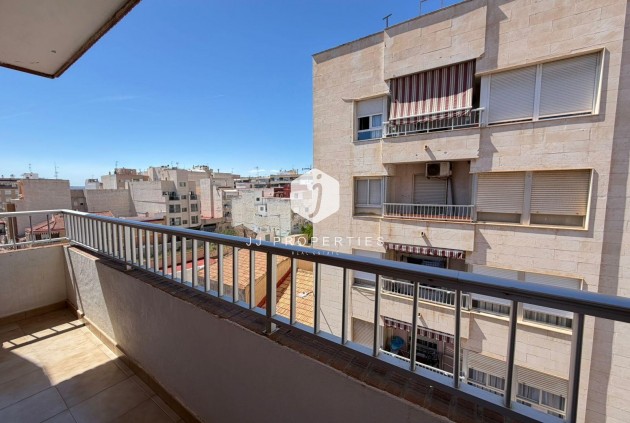 D'occasion - Appartement -
Torrevieja - Centro