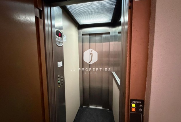 D'occasion - Appartement -
Torrevieja - Centro