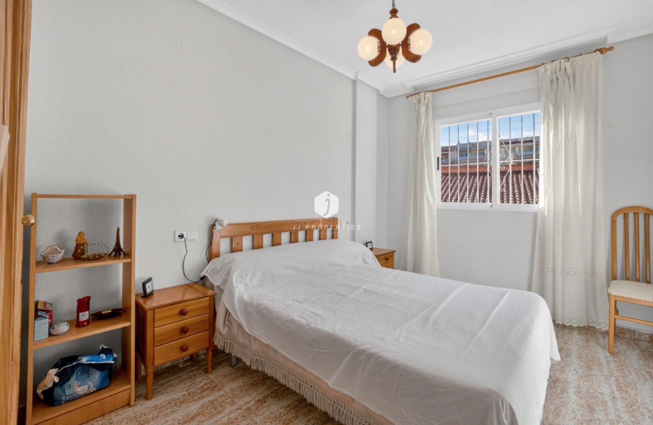 D'occasion - Appartement -
Torrevieja - Playa de los locos