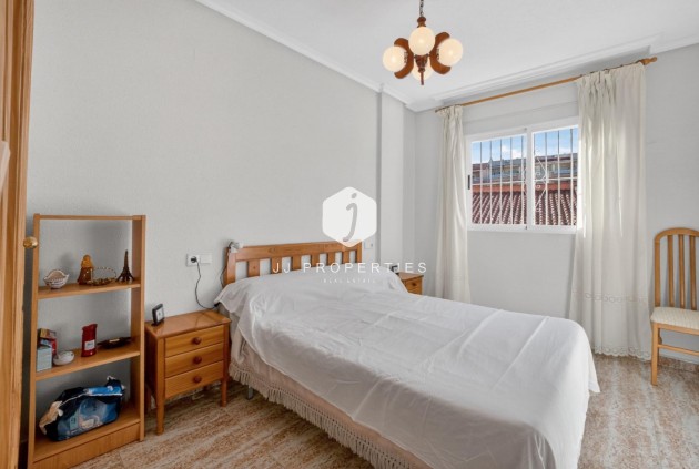 D'occasion - Appartement -
Torrevieja - Playa de los locos