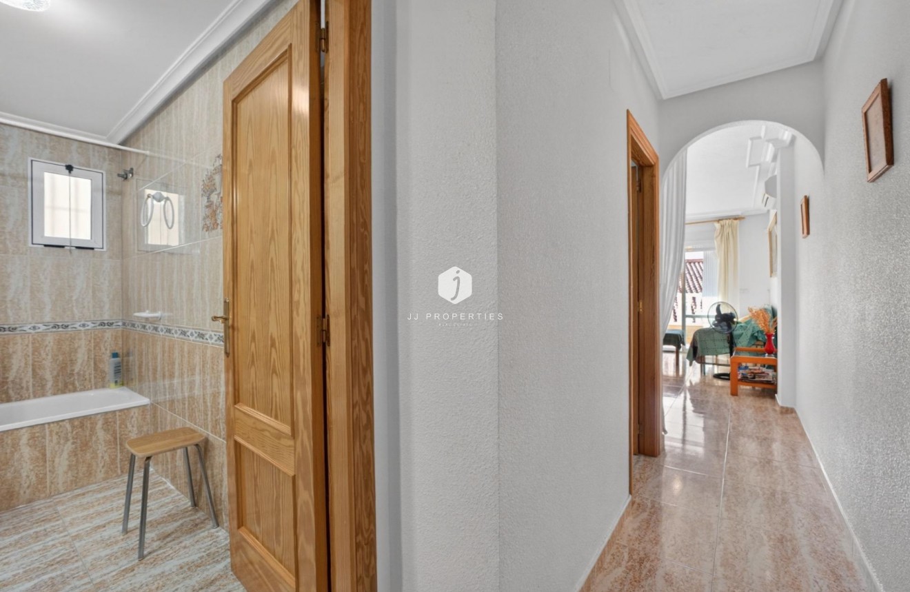 D'occasion - Appartement -
Torrevieja - Playa de los locos