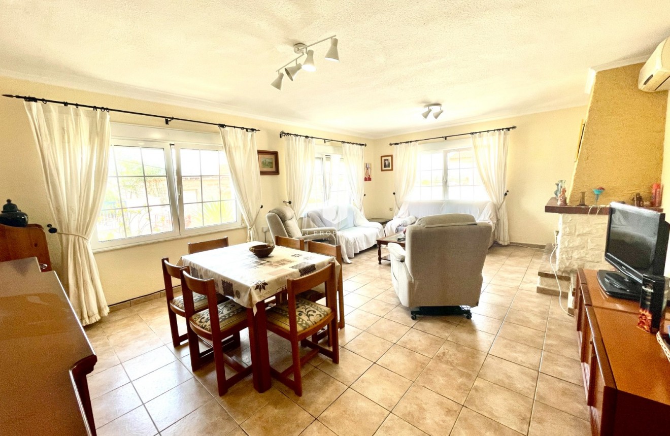 D'occasion - Villa -
Benijofar - Costa Blanca