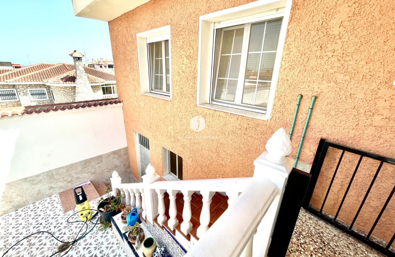 D'occasion - Villa -
Benijofar - Costa Blanca