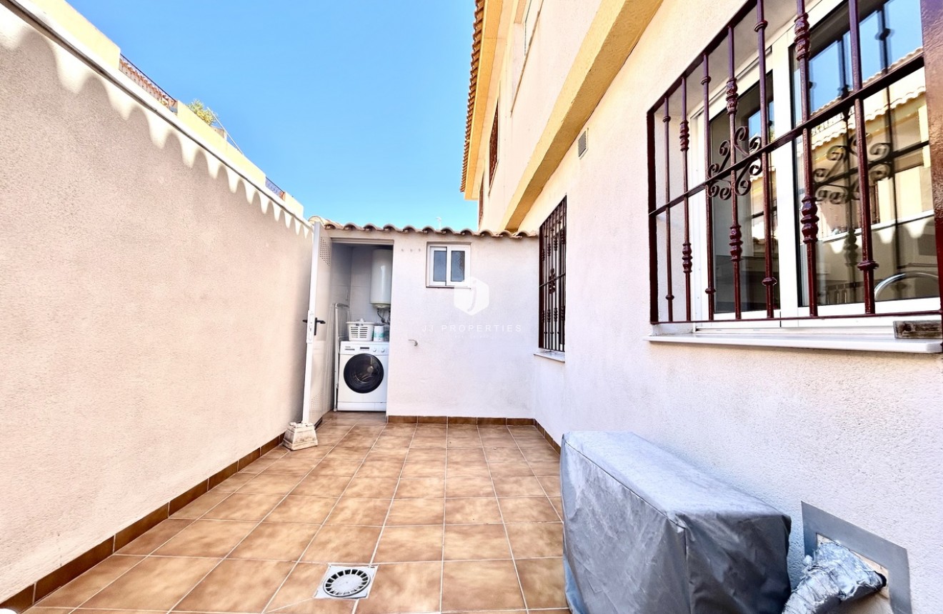 Z drugiej ręki - Mieszkanie w bloku -
La Zenia - Costa Blanca