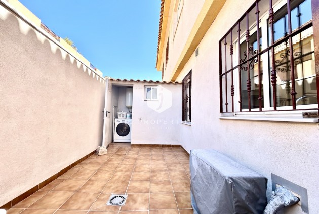 Z drugiej ręki - Mieszkanie w bloku -
La Zenia - Costa Blanca