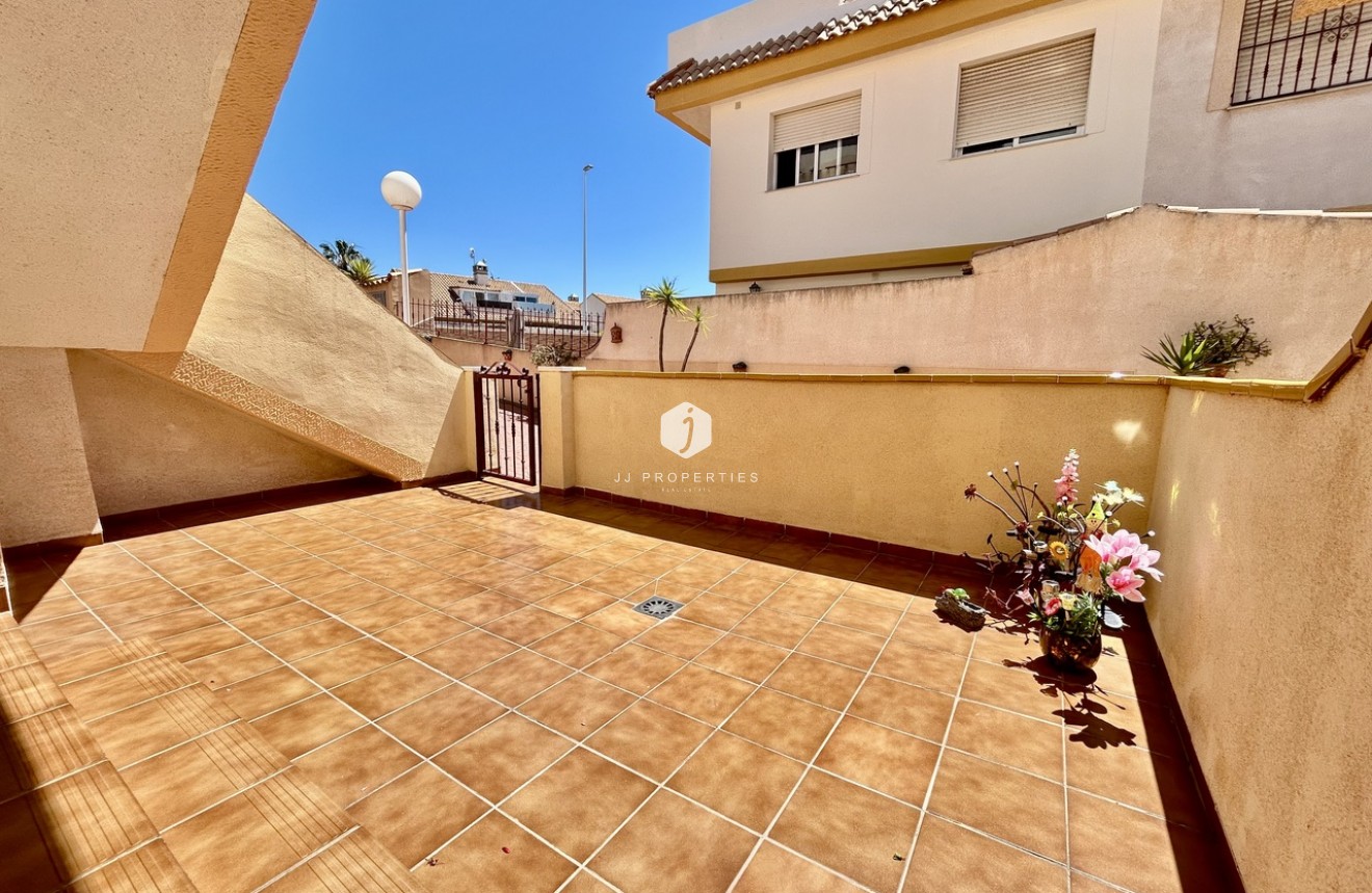 Z drugiej ręki - Mieszkanie w bloku -
La Zenia - Costa Blanca