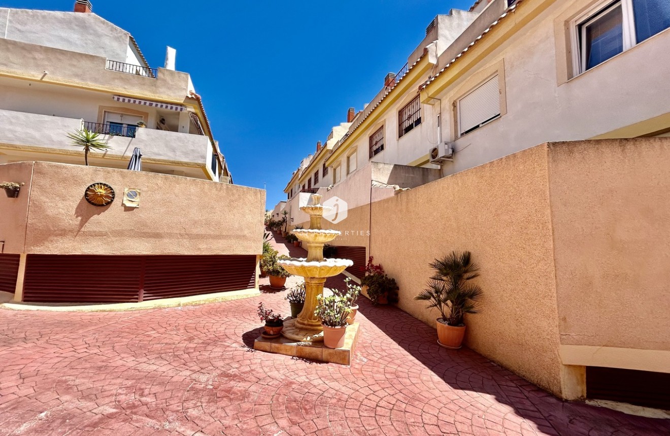 Z drugiej ręki - Mieszkanie w bloku -
La Zenia - Costa Blanca