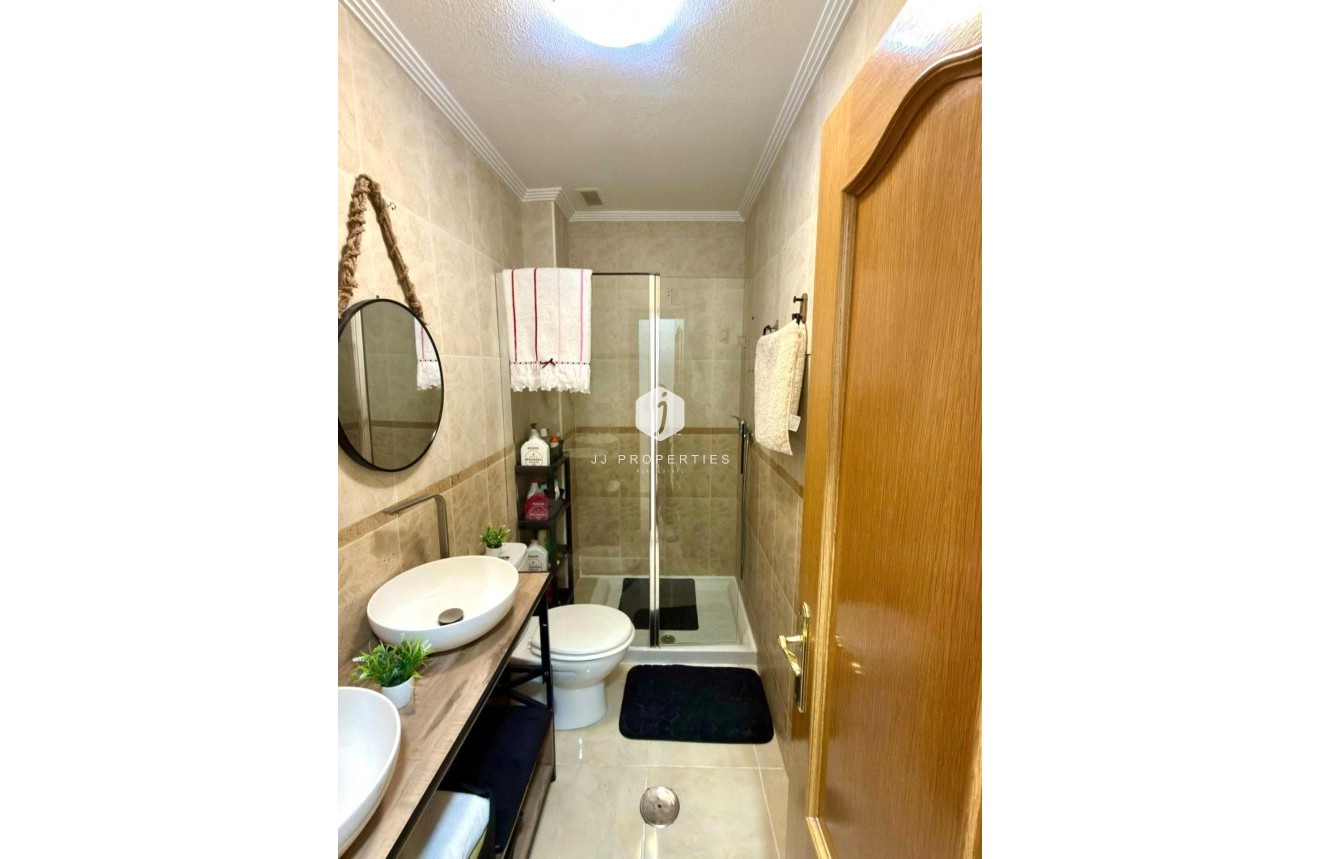 Segunda mano - Apartamento / piso -
Torrevieja - Nueva Torrevieja
