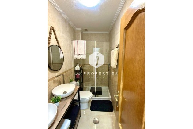 Segunda mano - Apartamento / piso -
Torrevieja - Nueva Torrevieja