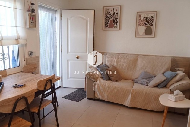 Resale - Bungalow -
Torrevieja - Torretas