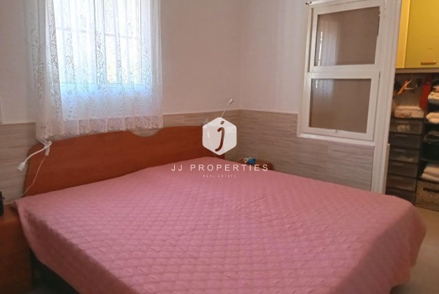 Resale - Bungalow -
Torrevieja - Torretas