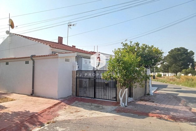 Resale - Bungalow -
Torrevieja - Torretas