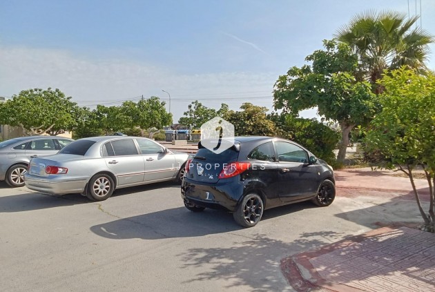 Resale - Bungalow -
Torrevieja - Torretas