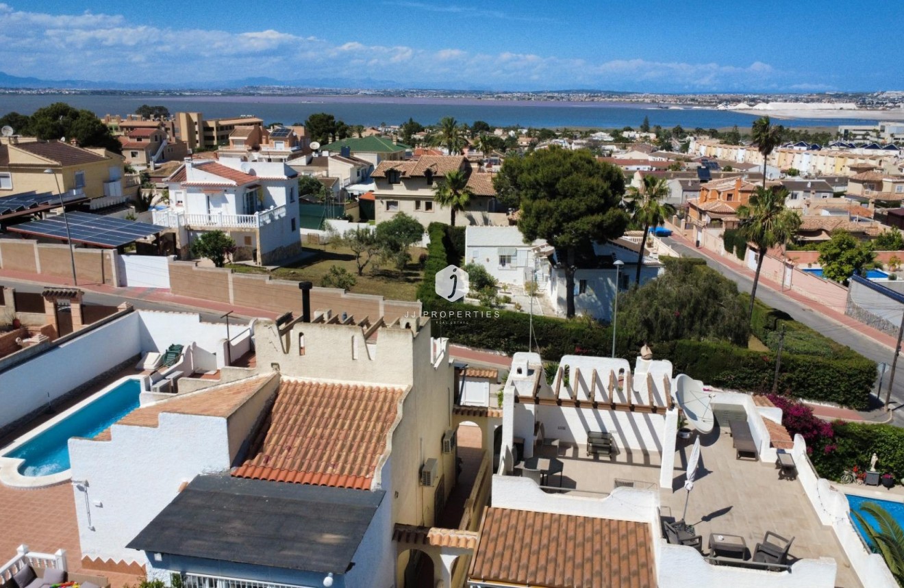 D'occasion - Chalet -
Torrevieja - Los Balcones
