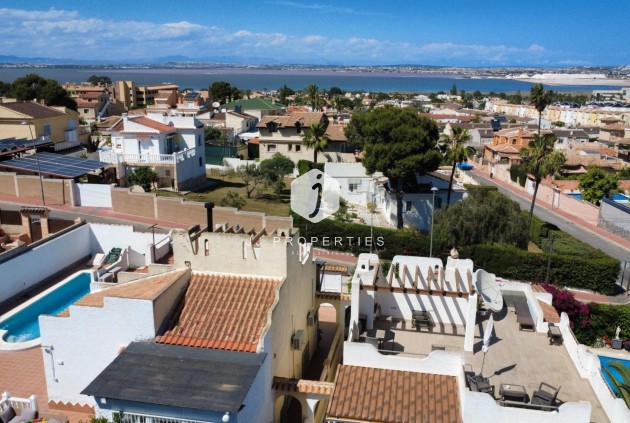 D'occasion - Chalet -
Torrevieja - Los Balcones
